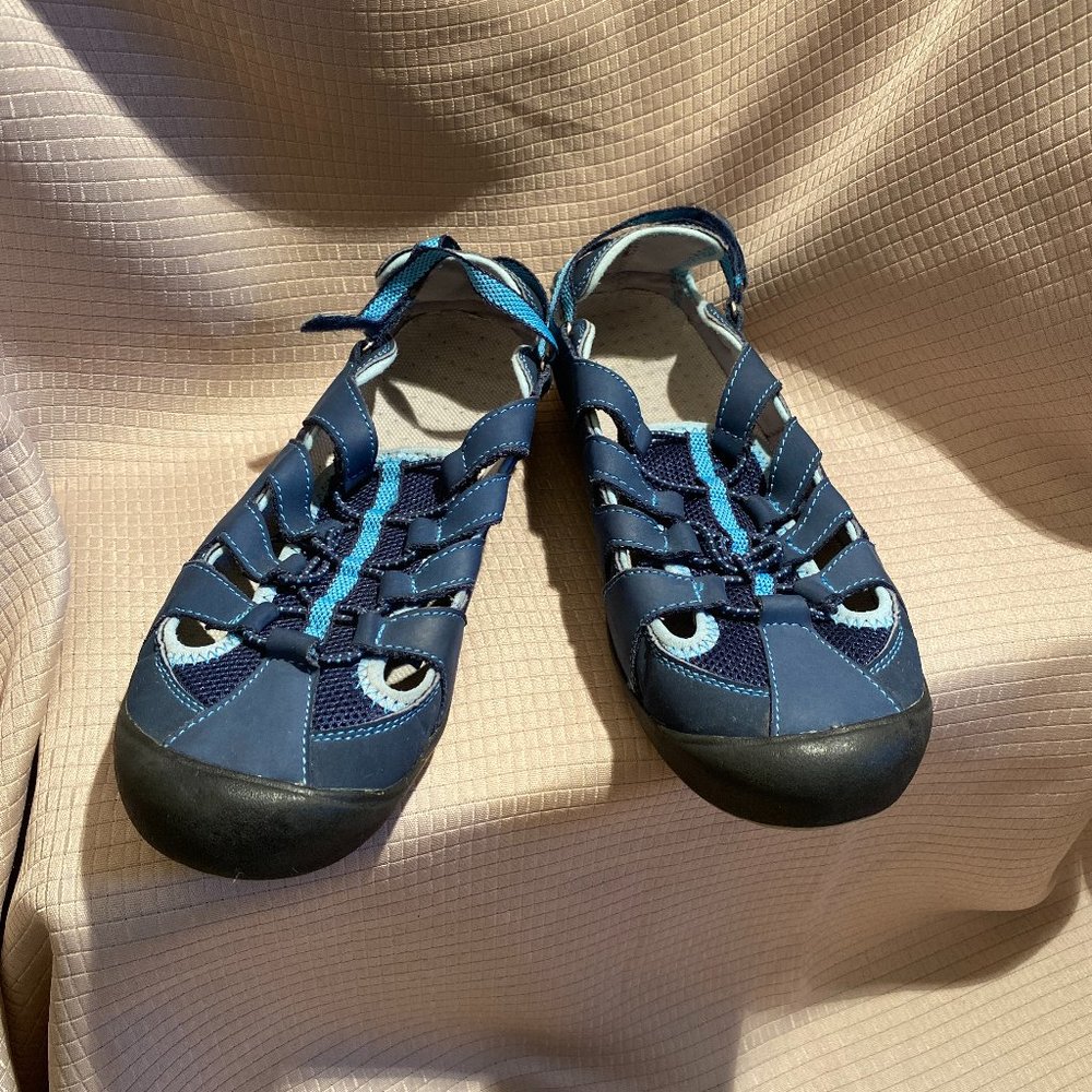 Alpine Design Women’s hiking sandals, 10